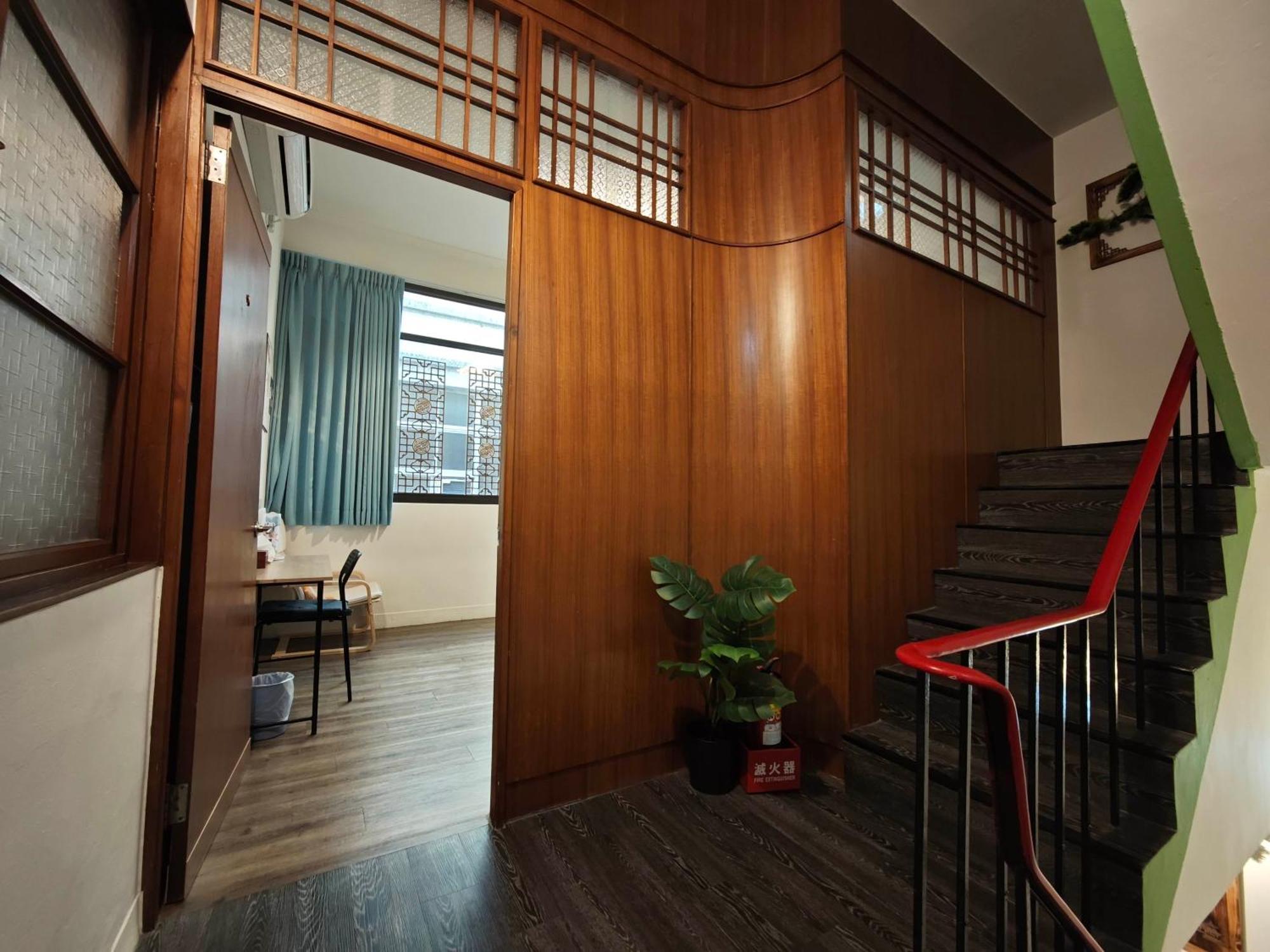 Fuqianred Apartment Tainan Exterior photo